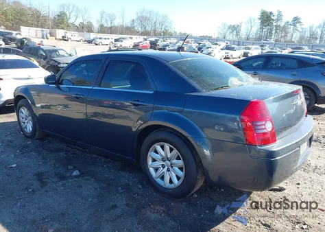 2008 Chrysler 300 Lx z USA, uszkodzony, nr VIN 2C3KA43R58H132139